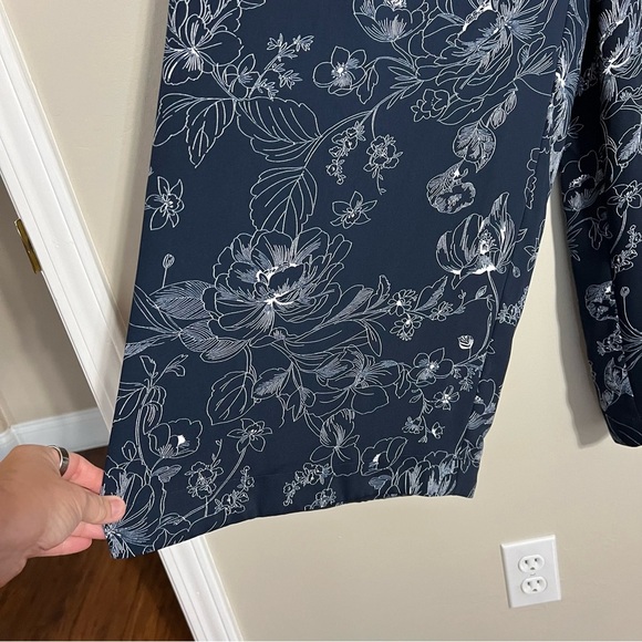 Liz Claiborne Navy Blue Floral Cropped Wide Leg Palazzo Pants size 10 - Picture 3 of 9